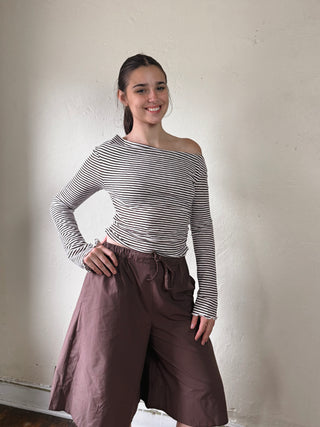 Weekend Muse Asymmetrical Top | Grey