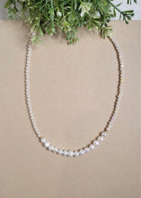 Load image into Gallery viewer, Pearl and Shiny Bead Necklace
