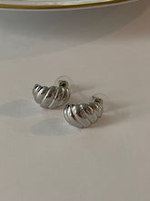 Load image into Gallery viewer, Crescent Shaped Hoop Earrings
