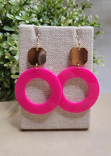 Load image into Gallery viewer, 80&#39;s Circle Earrings
